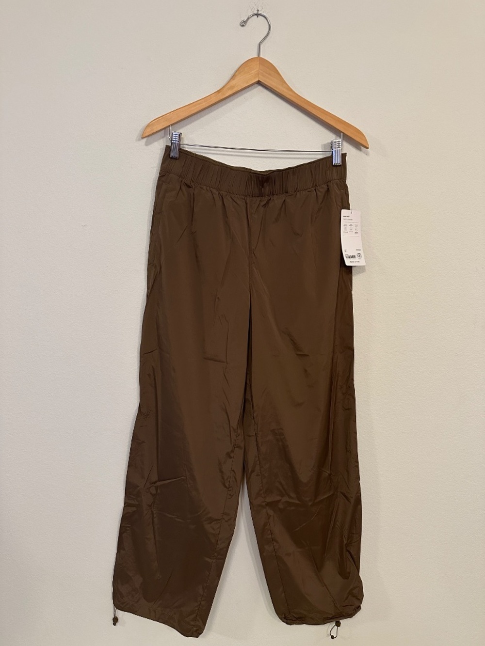 Athleta Rise Pant Taupe Water Repellent Joggers Travel Hiking Women's Small NWT